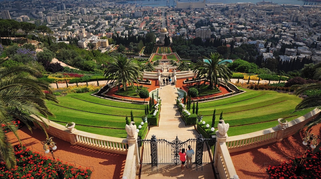 Visiting the north of Israel is well worth it for two big reasons: Akko & Haifa. The Baha'i gardens are an absolute must !