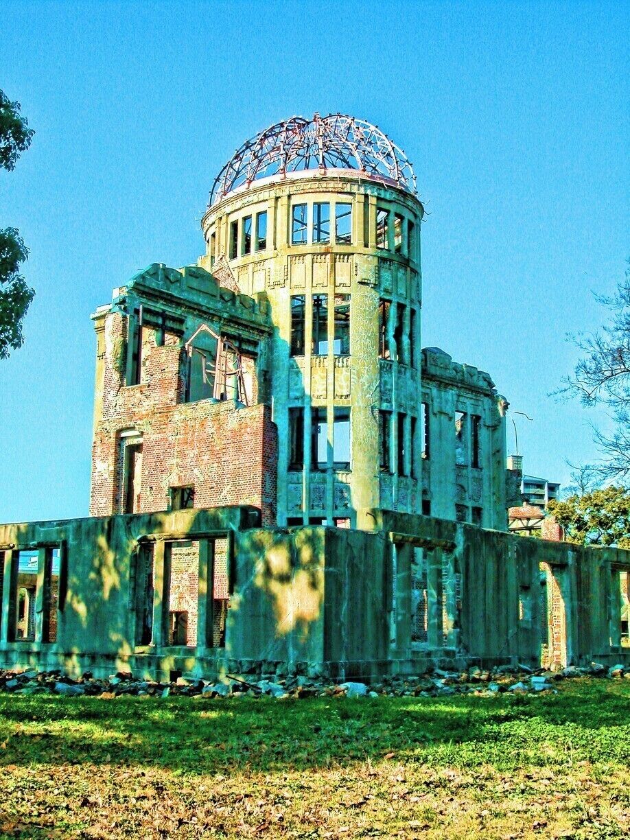 Genbaku Dome, Hiroshima, Japan
Dec. 20th, 2006