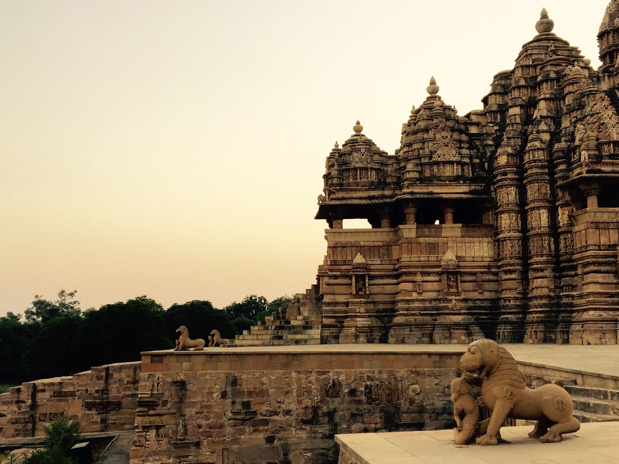 #StunningStructures 

The Chandela Dynasty got the Khajuraho temples constructed - it's their symbol that shows across all the temples in the Western region of Khajuraho 