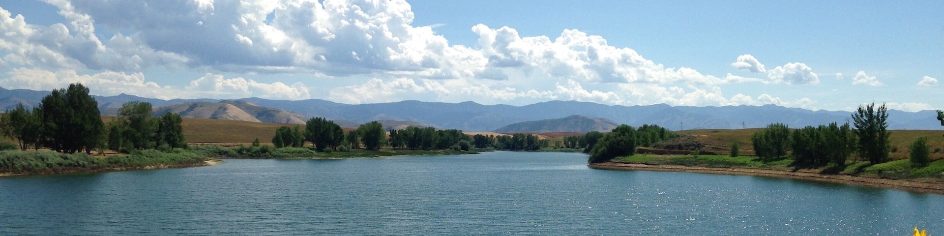 Cool little lake. Pretty and quiet, just the way I like it.