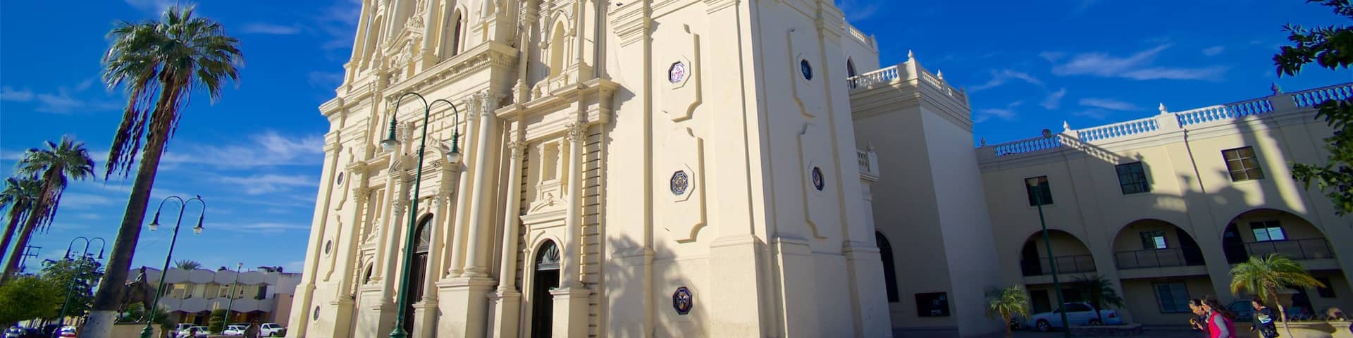 Mexico featuring street scenes, heritage architecture and a church or cathedral