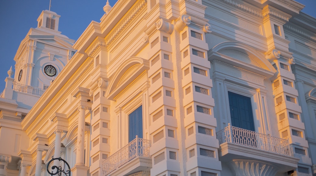 Hermosillo which includes heritage architecture and a sunset