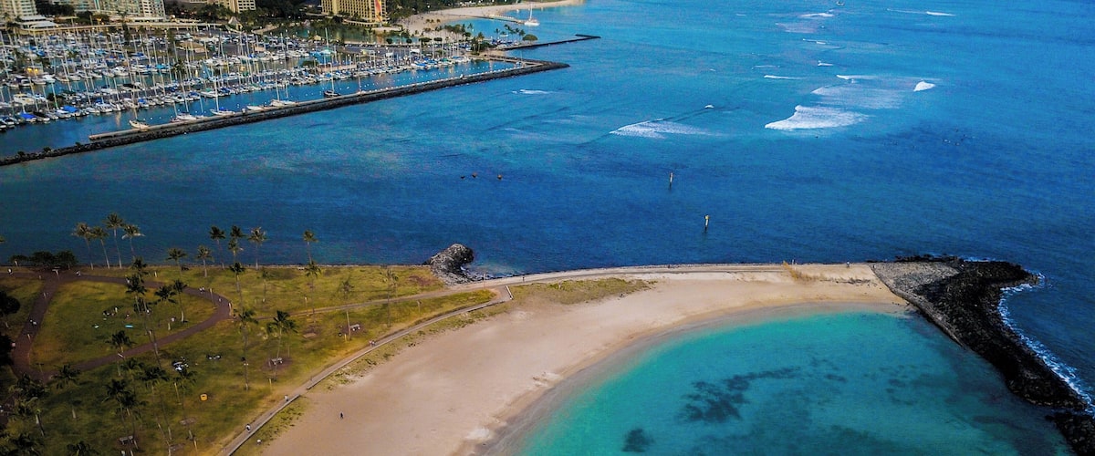 I guess you could say this place is... Magic-al... 😁🌴🌈 #beachtips #llifeatexpedia