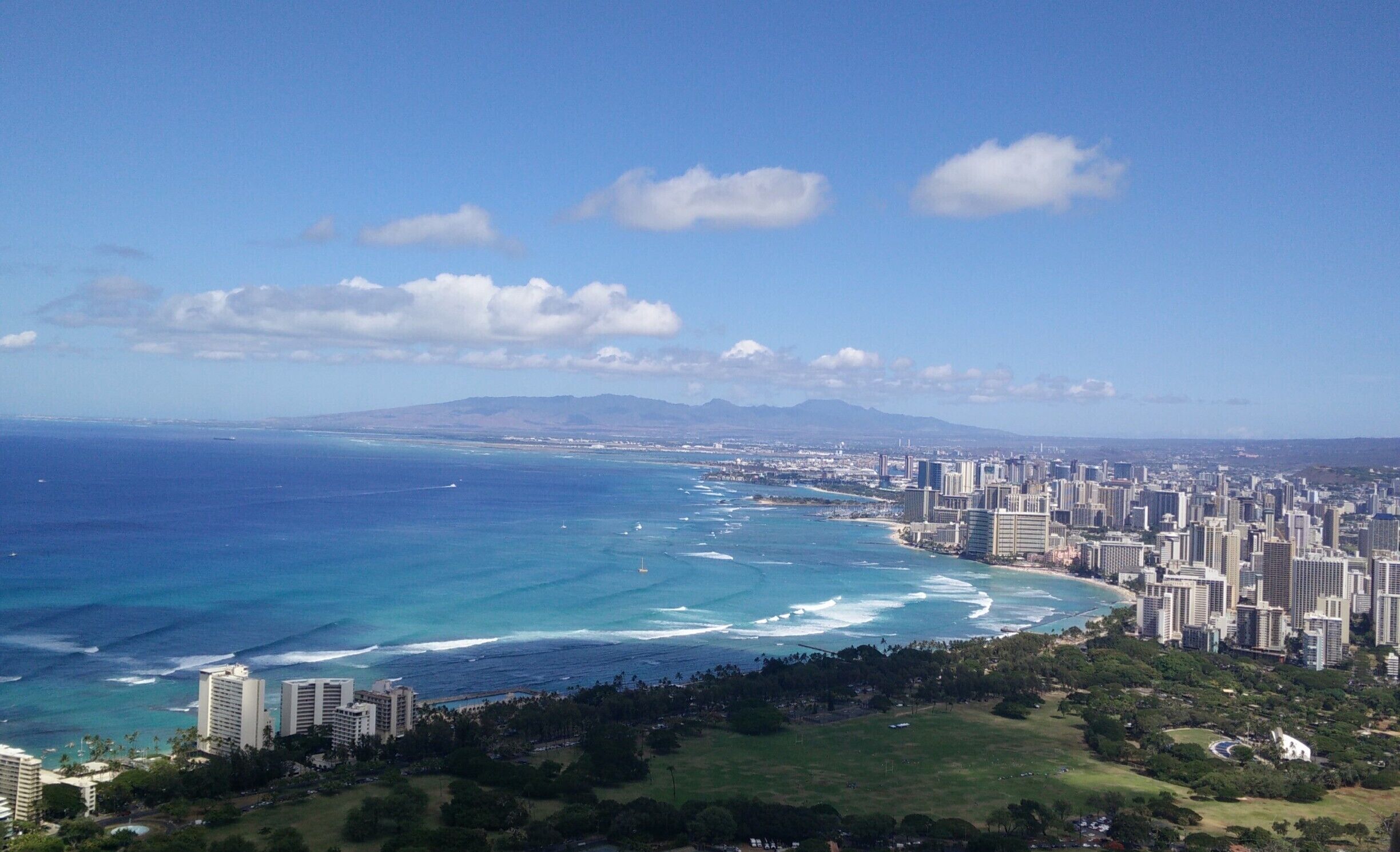 #TroveOn for this #WeekendGetaway for the month of July is #Oahu #Hawaii. This morning, my friend and I hiked the Diamond Head Summit Trail which is the trail that leads to the top of the Diamond Head crater. This time of the year, hot. It was very scorching hot walking at the trails and it was very crowded. I seriously felt like I'm-never-gonna-make-it-to-the-top-because-it's-too-hot hot. Tip is to get there early since it opens very early at 6 am. Although even that time, I feel like the sun is already at its peak.

I got there around 8:30 am after a stop at KCC Farmer's Market which was held across the street. This #hike has very easy and established trails to follow since it has railings. The path is very dry and a but uneven but it was very manageable to walk to. It is very family friend hike as a lot of families with children of all ages. There is also a lot of stairs in this hike. More so than what I wanted, though there's an option to skip those for winding lookout trail which I did. It took me about 1h50m to go up, enjoy the lookouts and take photos, and go back down the crater. 