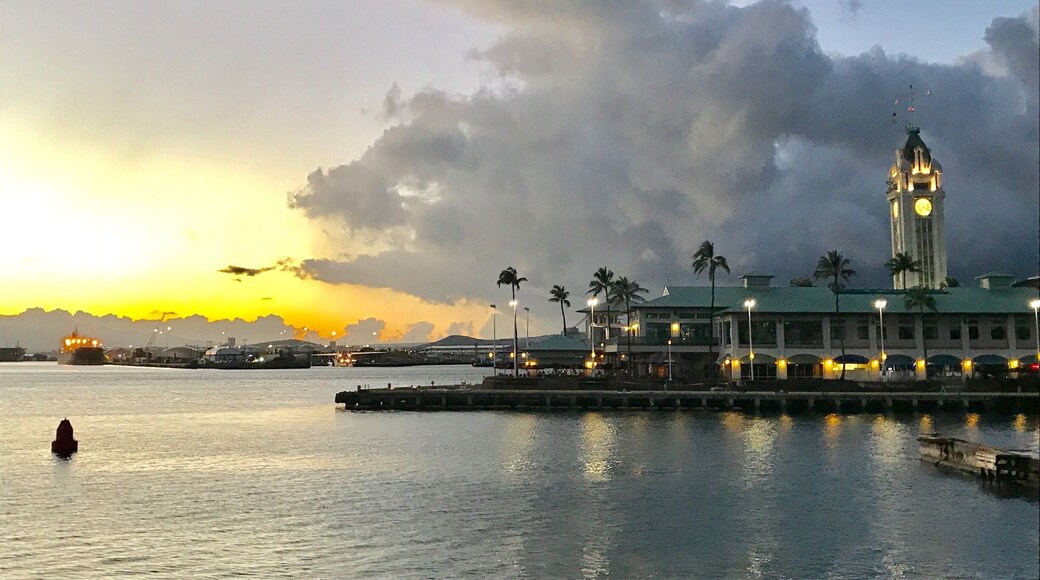 Honolulu Harbor