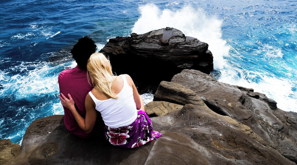One of my favorite spots on the island. This place always had some magic to share. I took my sister and her fiance here to shoot some engagement photos. 🌴🌊 #BVSblue #lifeatexpedia #blueocean #hawaiilife