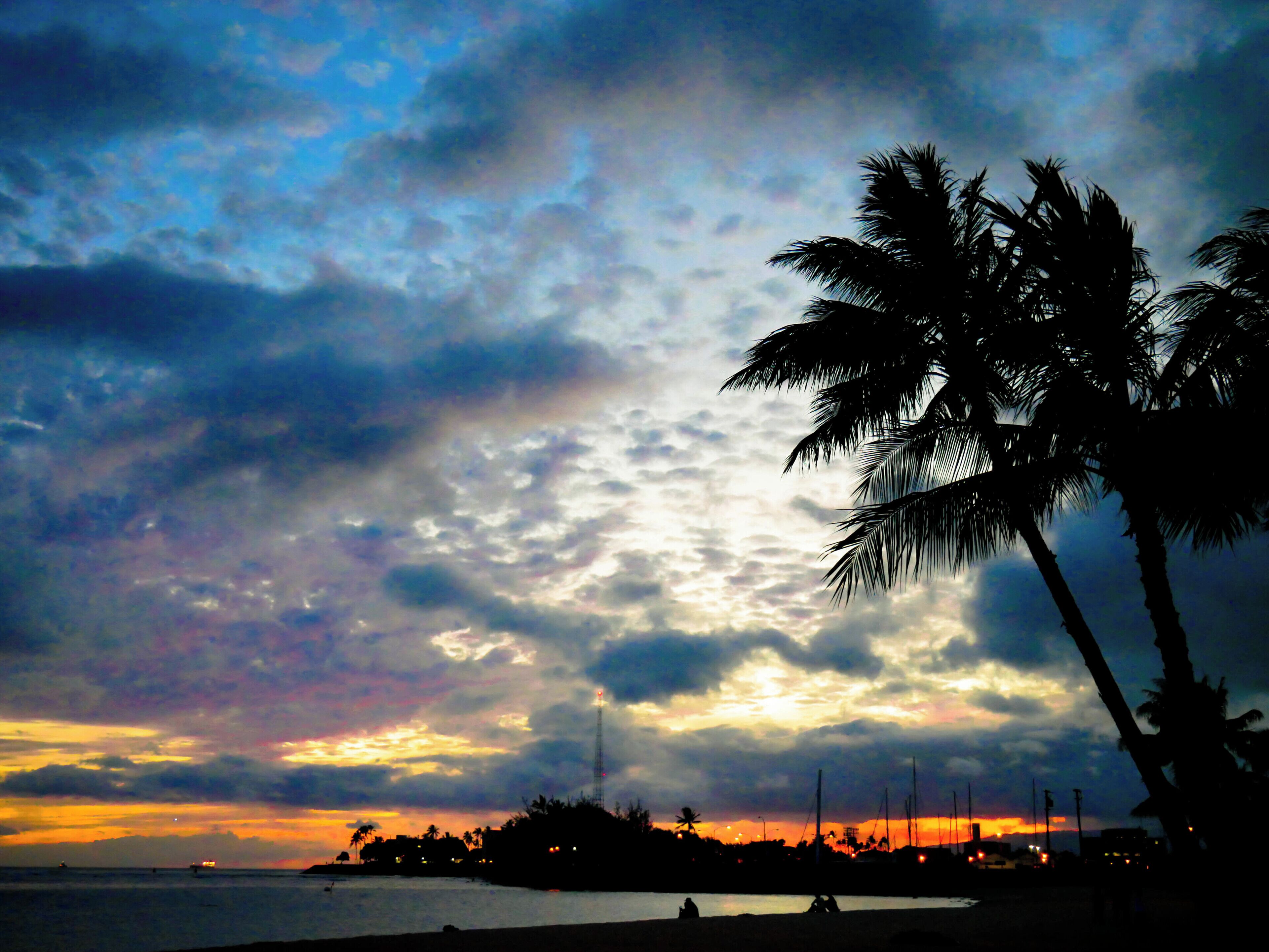 I'm not going to say it's the best sunset on the beach....but it's close 🌅😍 #beachtips #lifeatexpedia