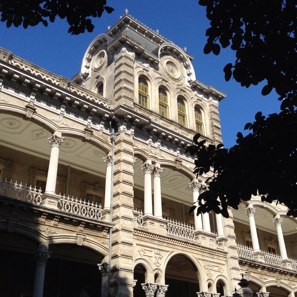 Rear of ‘Iolani Palace facing the State Capitol. 