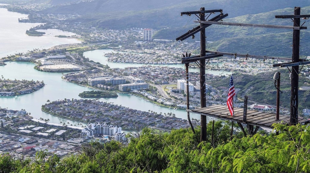 If you're looking for a challenging, quick hike with gorgeous 360-degree views, head over to Koko Crater. This extinct volcano crater used to house a railroad jutting up the near vertical side of the volcano crater and was used as a bunker during WWII. Some remnants still remain today and are now used to perch upon the best lookout spots to ooo and ahh over views of Diamond Head, Moanalua Bay, and out towards Makapu'u on the Eastern Shores of Hawaii Kai.
When I used to live in Hawaii Kai when I attended UH Manoa, this was my exercise five days a week, since I lived right across the street. I lovingly call this climb "The Stair Master of Death"
TIP: Go early for sunrise to beat the heat, or go late for sunset when it isn't as crowded. If you go in the evening, be sure to bring a headlamp to safely make your way back down. Bring water and your camera, and be careful after heavy rain when the steps can be slippery. This hike is not for the faint of heart or those with a severe fear of heights.
#lifeatexpedia