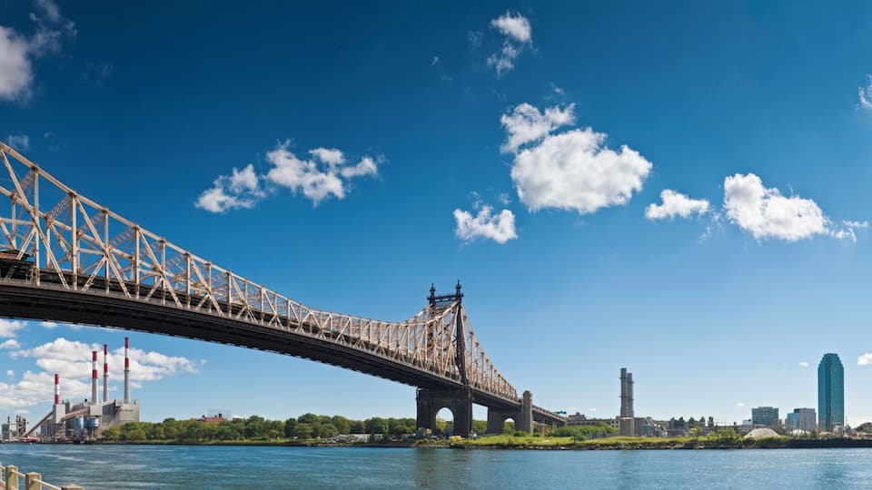 Queensboro Bridge East River Manhattan Queens Roosevelt Island New York