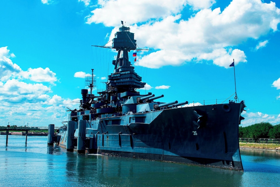Great battleship to have a look around on