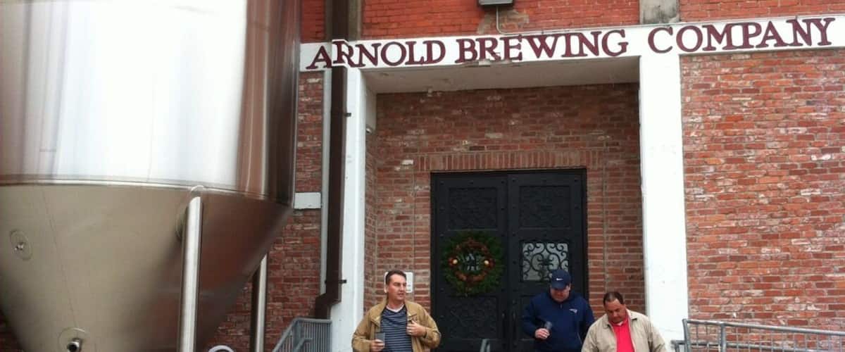 Things to do in Houston! $10 for tour, 4 beers, and souvenir glass. #houston #CraftBeer