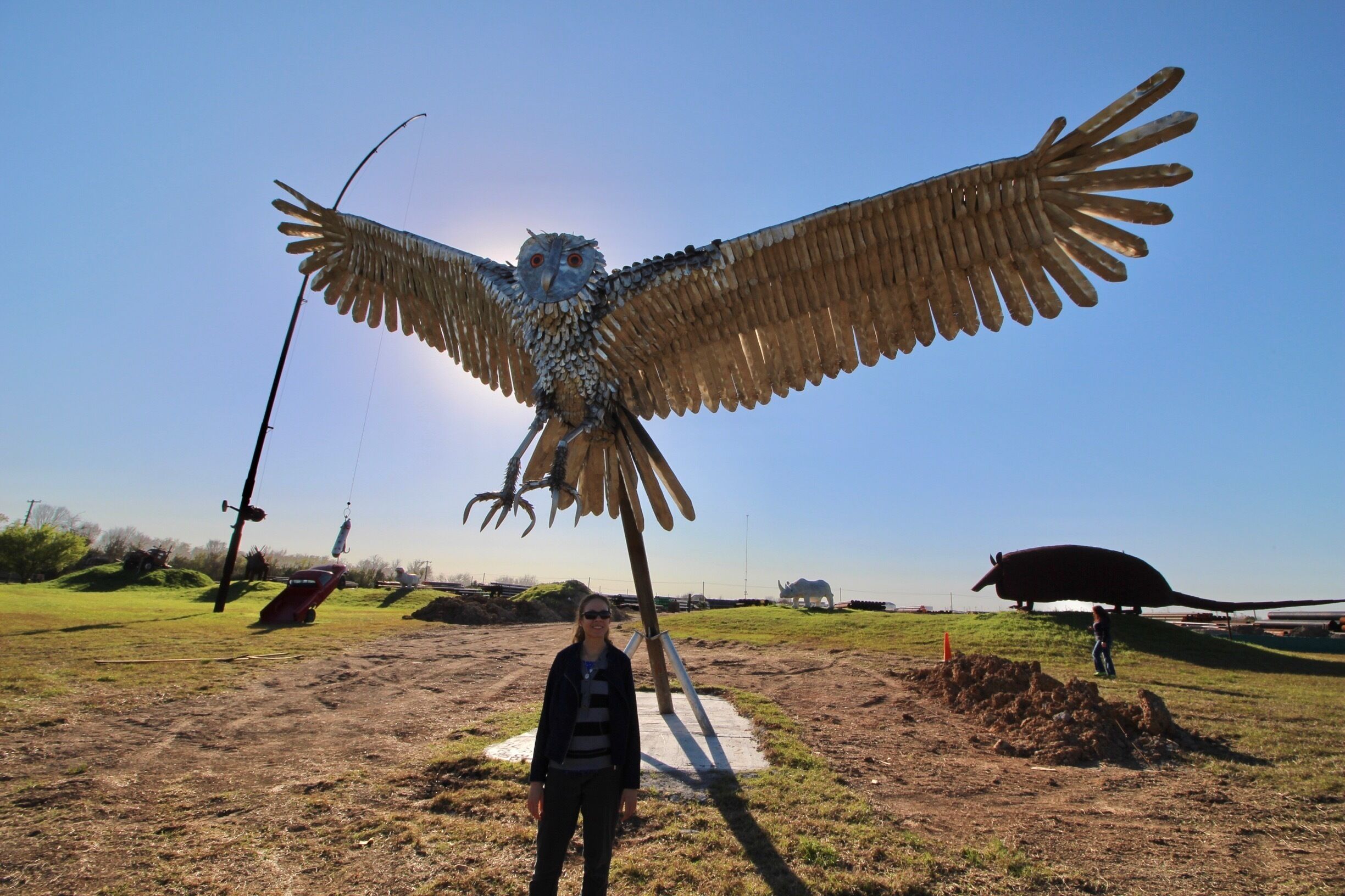 Area with large metal sculptures.

#StunningStructures