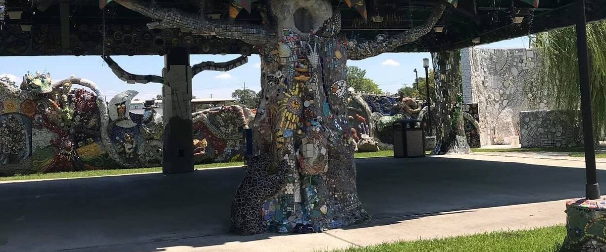 I absolutely this urban green park and it’s creations made out of many items.
