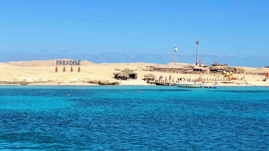 An hour on the Paradise Island to chill