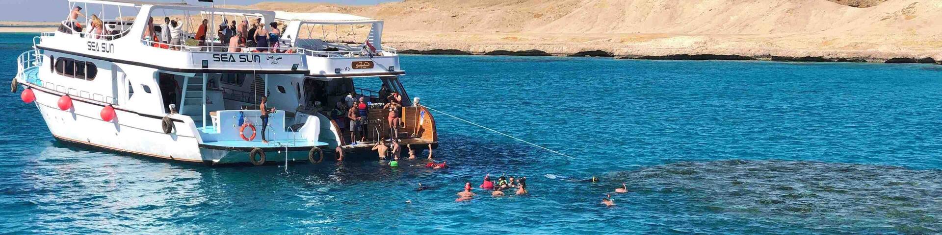 Quite a lot of boats here but still have plenty of personal space