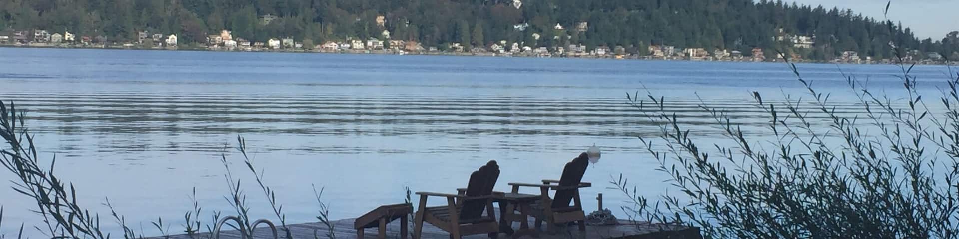 Air BNB Waterfront Getaway. Wonderful spot right on the lake with lots of waster activities. Salmon spawning starting through the lake and visible in nearby Issaquah streams. Fish hatchery nearby is a great place to see them up close. Also a short distance to downtown Seattle.