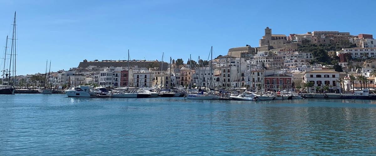 Looking up to Dalt Vila (Ibiza Old Town) from the port. The Dalt Vila was declared a UNESCO World Heritage Site in 1999 and it is absolutely stunning! Sensible shoes are a must and it is very much worth a visit if you are lucky enough to be on the beautiful island of Ibiza. This was my first visit to the island, May 2019 and it won’t be my last! The Spanish people are so friendly and welcoming and the weather was perfect ☀️ wonderful, chilled out atmosphere and not at all just a place to go clubbing, Ibiza is so much more than that! 🇪🇸