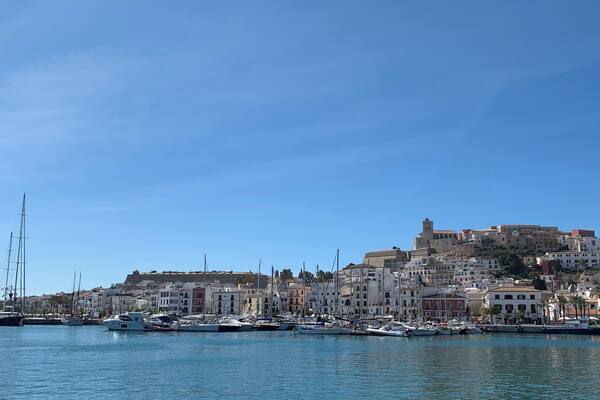Looking up to Dalt Vila (Ibiza Old Town) from the port. The Dalt Vila was declared a UNESCO World Heritage Site in 1999 and it is absolutely stunning! Sensible shoes are a must and it is very much worth a visit if you are lucky enough to be on the beautiful island of Ibiza. This was my first visit to the island, May 2019 and it won’t be my last! The Spanish people are so friendly and welcoming and the weather was perfect ☀️ wonderful, chilled out atmosphere and not at all just a place to go clubbing, Ibiza is so much more than that! 🇪🇸