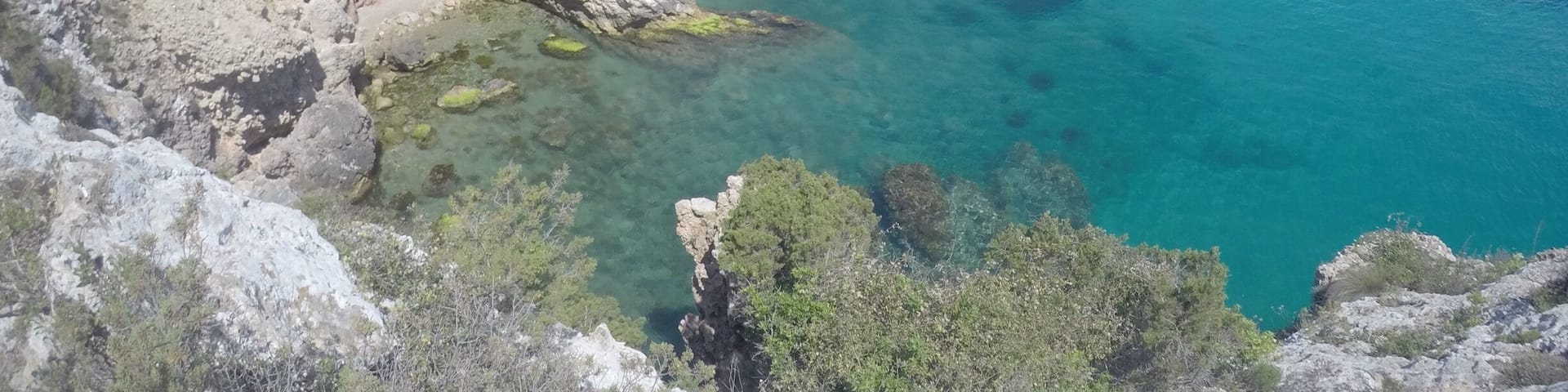Ibiza isn't all about clubbing đ A little cliff jumping doesn't hurt đ