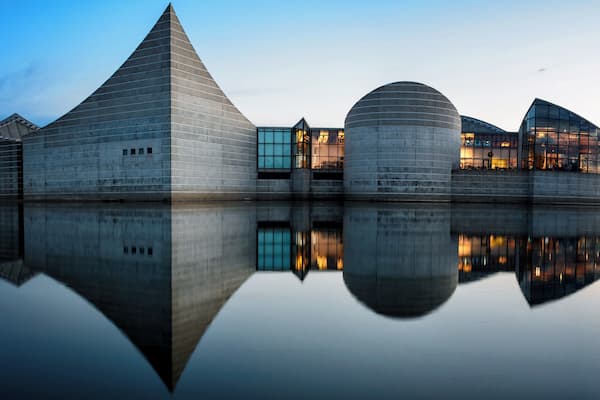 This beautiful Science Museum offers exhibits, films, live shows, & hands-on science & discovery programs for kids and adults. If you are in Wichita, give it a try!
#Kansas #Wichita #Travel #Architecture #Reflections #BVSBlue #culture #Trovember