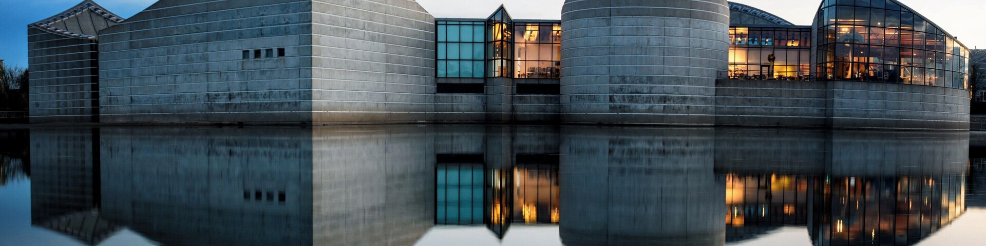 This beautiful Science Museum offers exhibits, films, live shows, & hands-on science & discovery programs for kids and adults. If you are in Wichita, give it a try!
#Kansas #Wichita #Travel #Architecture #Reflections #BVSBlue #culture #Trovember