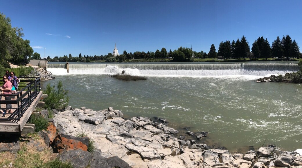 Panoramic of Hydroelectric Dam shot with iPhone 7