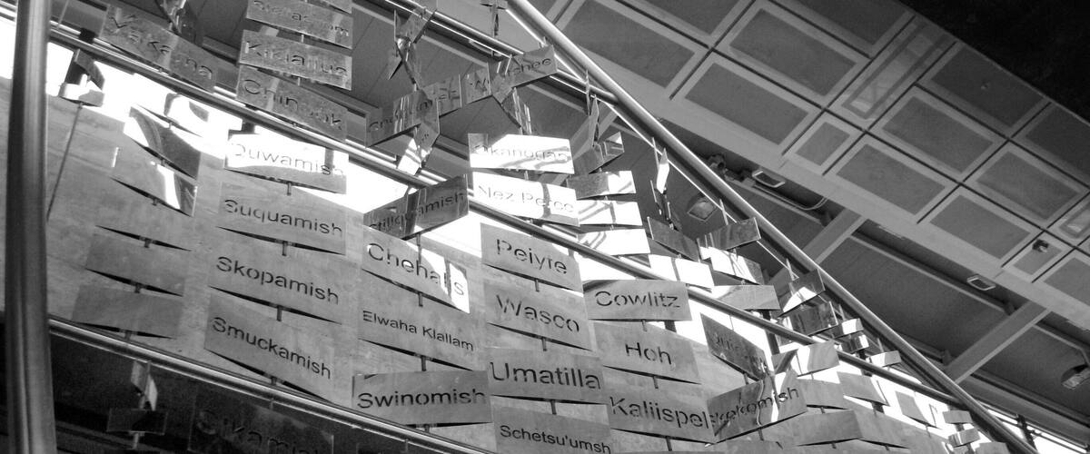 Flying Sails by Werner Klotz – located on the platform and mezzanine. A pair of 35-foot-high stainless steel abstract sails hang from the platform ceiling to the mezzanine level between the escalators. Wind-activated panels on the northern sail contain the names of Northwest native tribes; the southern sail names cities on the same latitude or longitude as Seattle.
#SeaTac #Seattle #sails #Klotz
#TroveOnTuesday