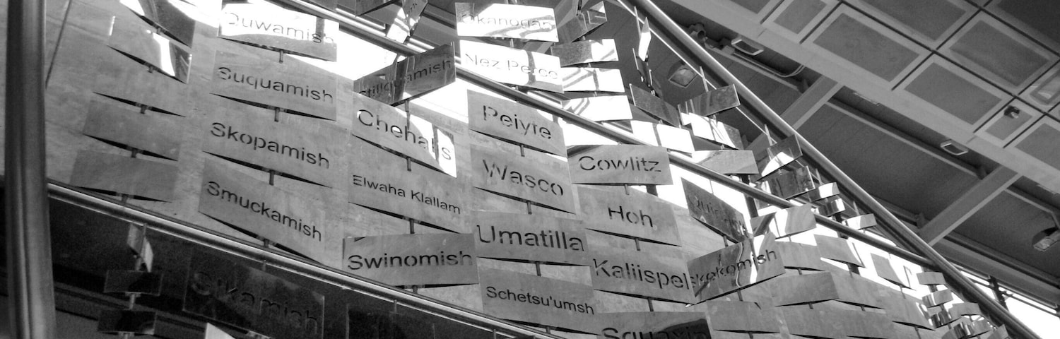 Flying Sails by Werner Klotz – located on the platform and mezzanine. A pair of 35-foot-high stainless steel abstract sails hang from the platform ceiling to the mezzanine level between the escalators. Wind-activated panels on the northern sail contain the names of Northwest native tribes; the southern sail names cities on the same latitude or longitude as Seattle.
#SeaTac #Seattle #sails #Klotz
#TroveOnTuesday
