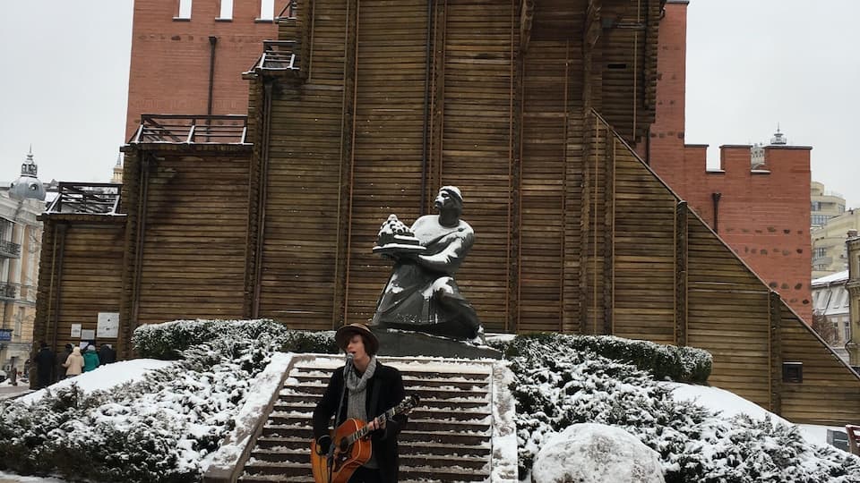 I wouldn't guess that this place is so vivid with buskers :)