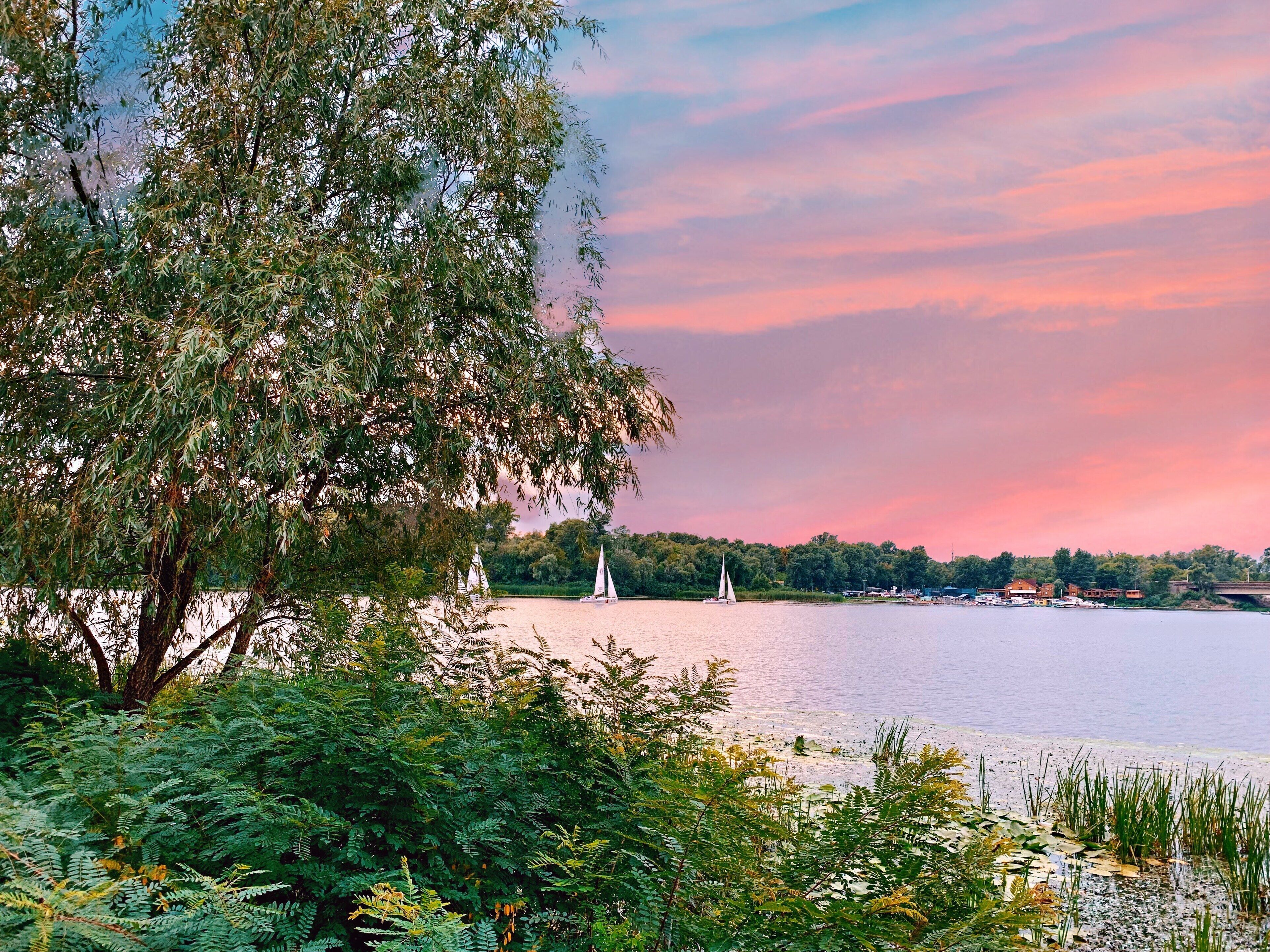 #lake #water #travels #views #redsky #boats #kyiv #Ukraine