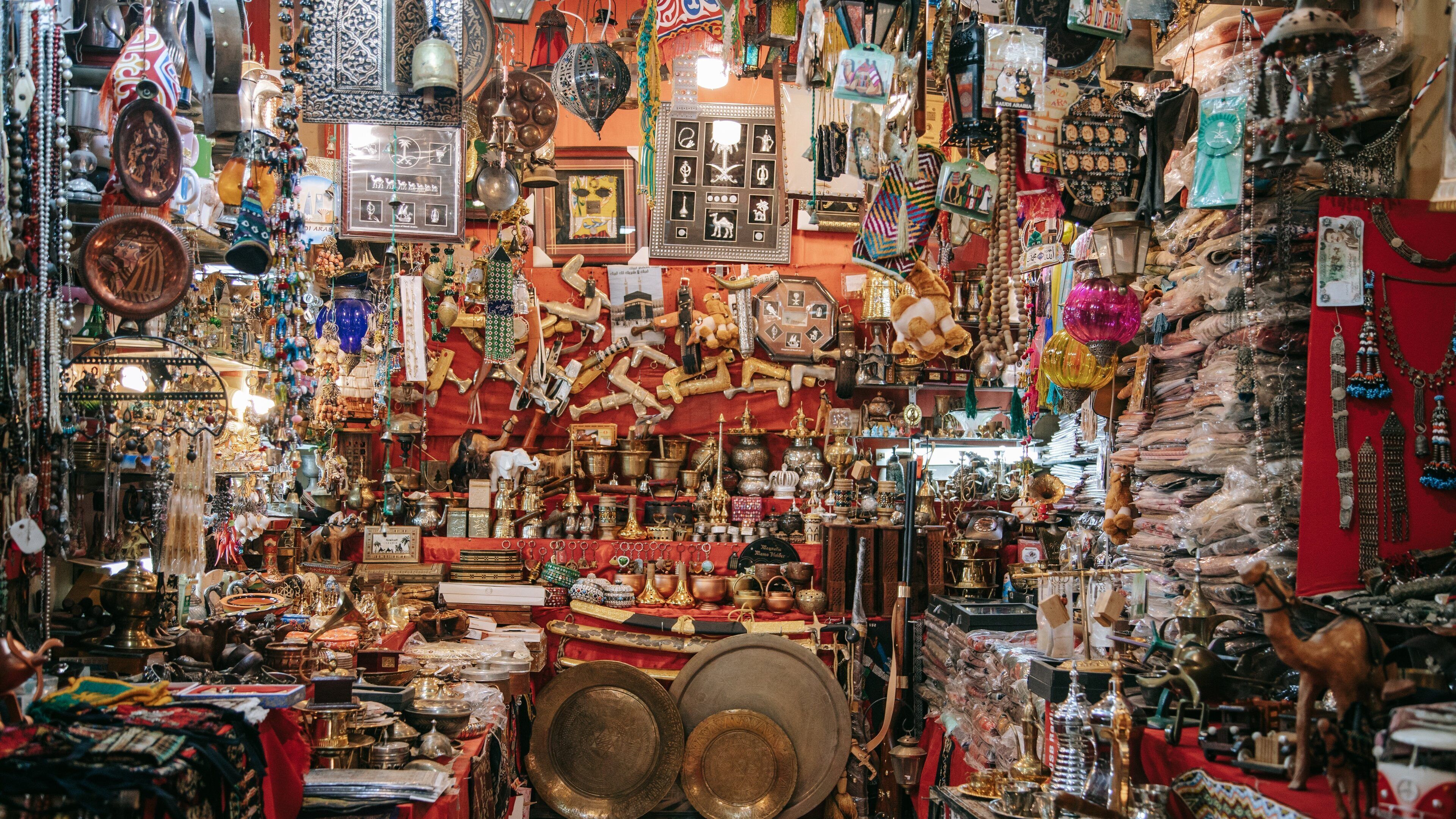 Saudi Arabia which includes markets and interior views