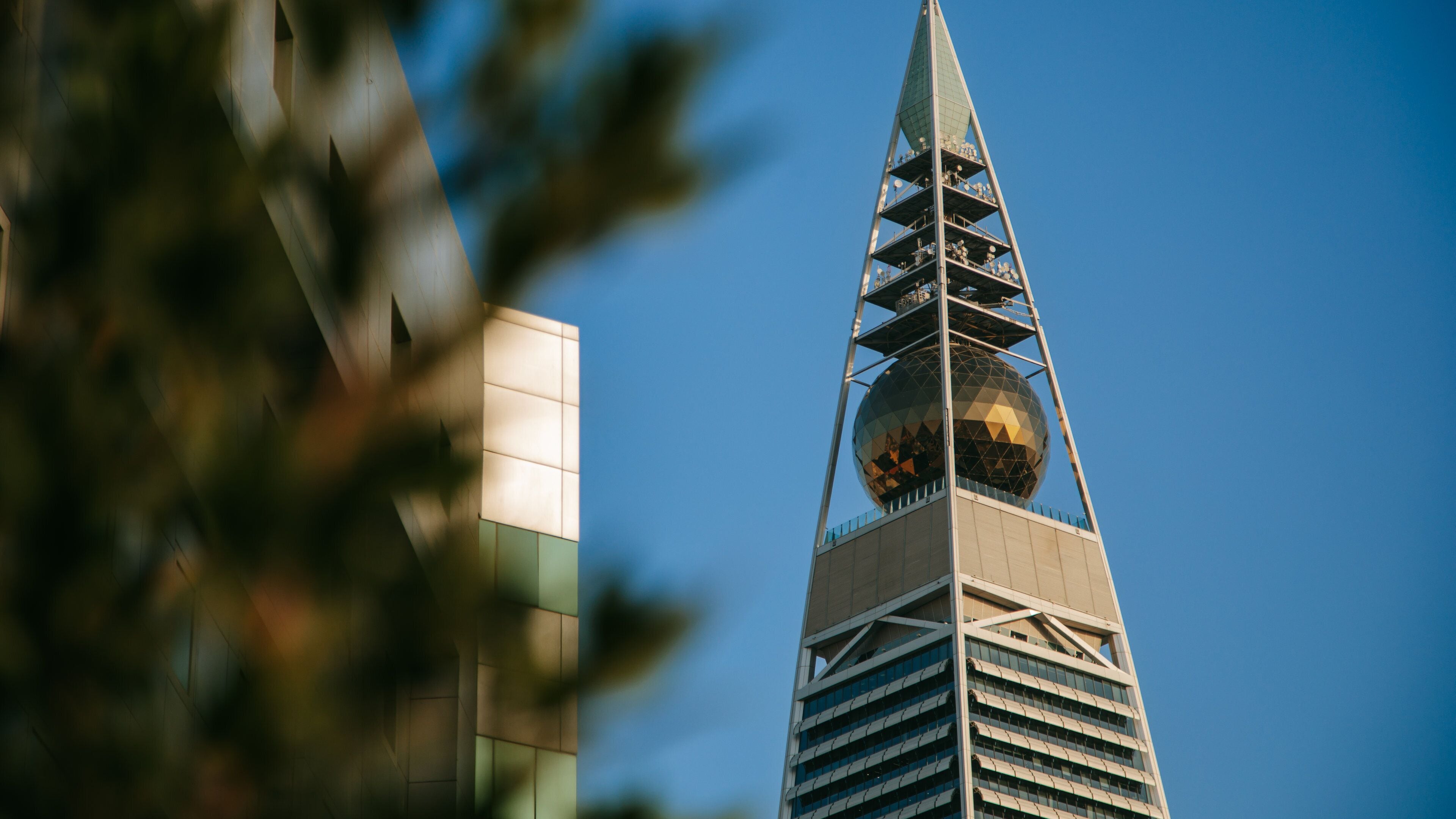 Saudi Arabia showing modern architecture