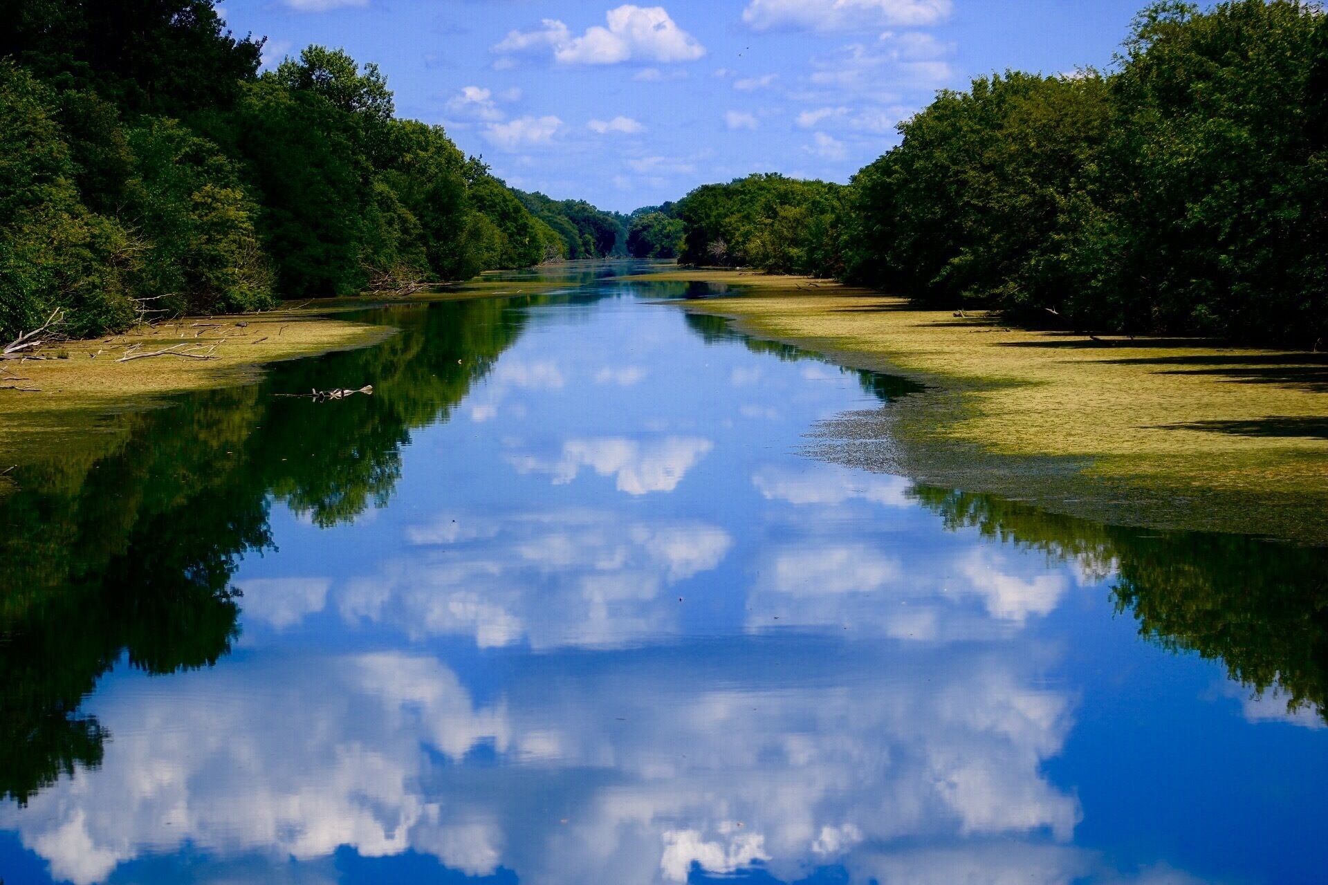 Photo of Hennepin Canal taken from bridge 14, east of visitor center.