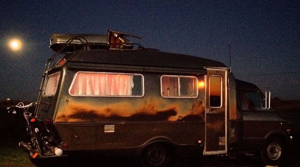 Moonrise over Vandalf with the fiery sunset reflecting on it's side. What a beautiful evening. #roadtrip #alwaysexplore