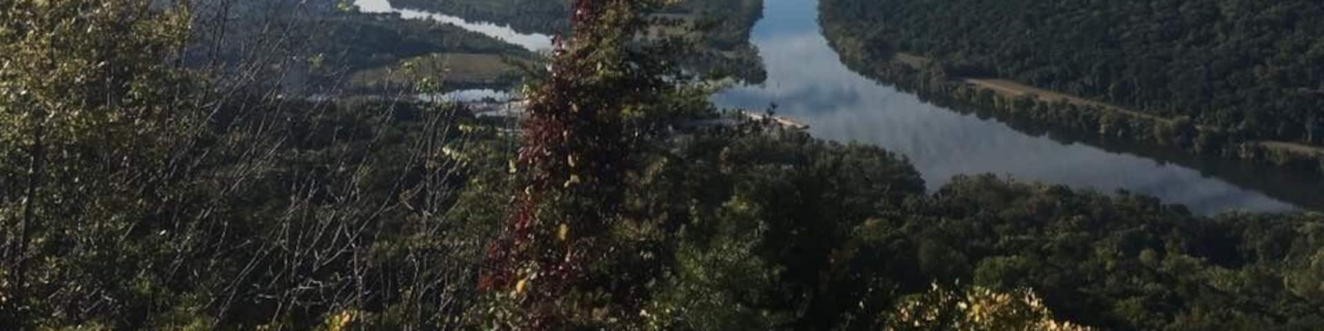 Bluff view of the Tennessee River & Lookout Mountain from Signal Point.