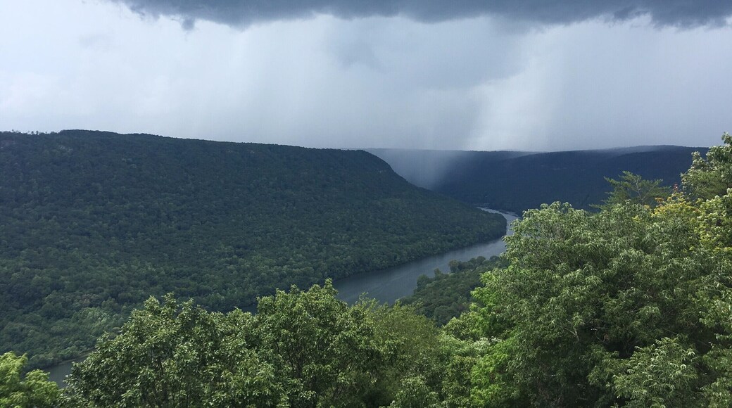 View from Signal Point park overlooking Tennessee River