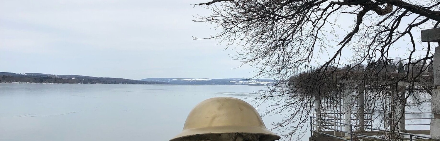 Wonderful little park which pays homage to Veterans from War of 1812, WWI and WWII.  Unique find