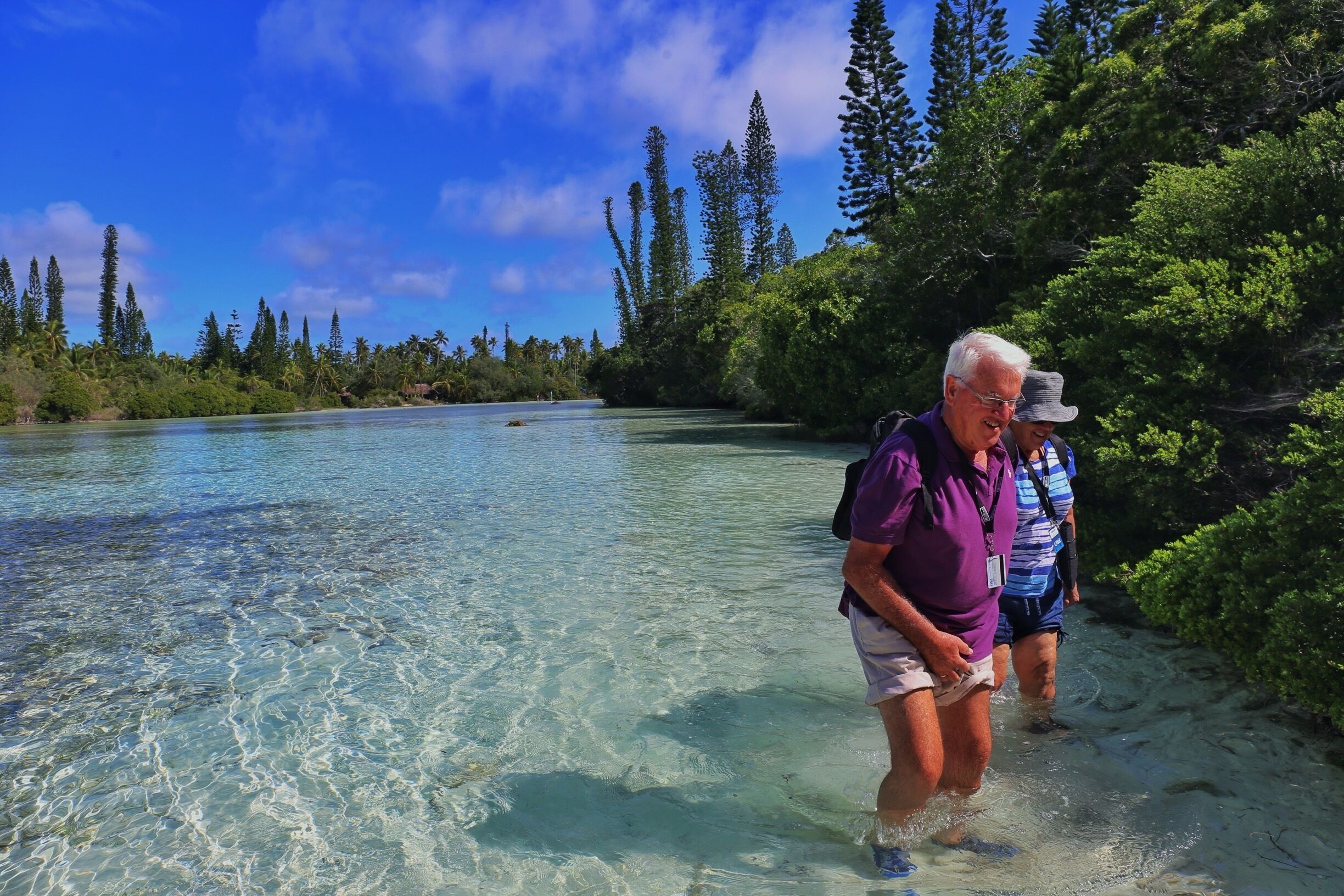 A funny story about going to the lagoon was while we were sitting in the van waiting for our guide to sell the last two seats, I volunteered to sell it to the next two people to read the sign, and this lovely couple were those two people 😍. I felt very bad when we arrived and found it was a 15 minute walk to the lagoon up a very pretty river, but these two were so cool and adventurous ! They told me about trips they had taken to Bali and Thailand 👣👣👣