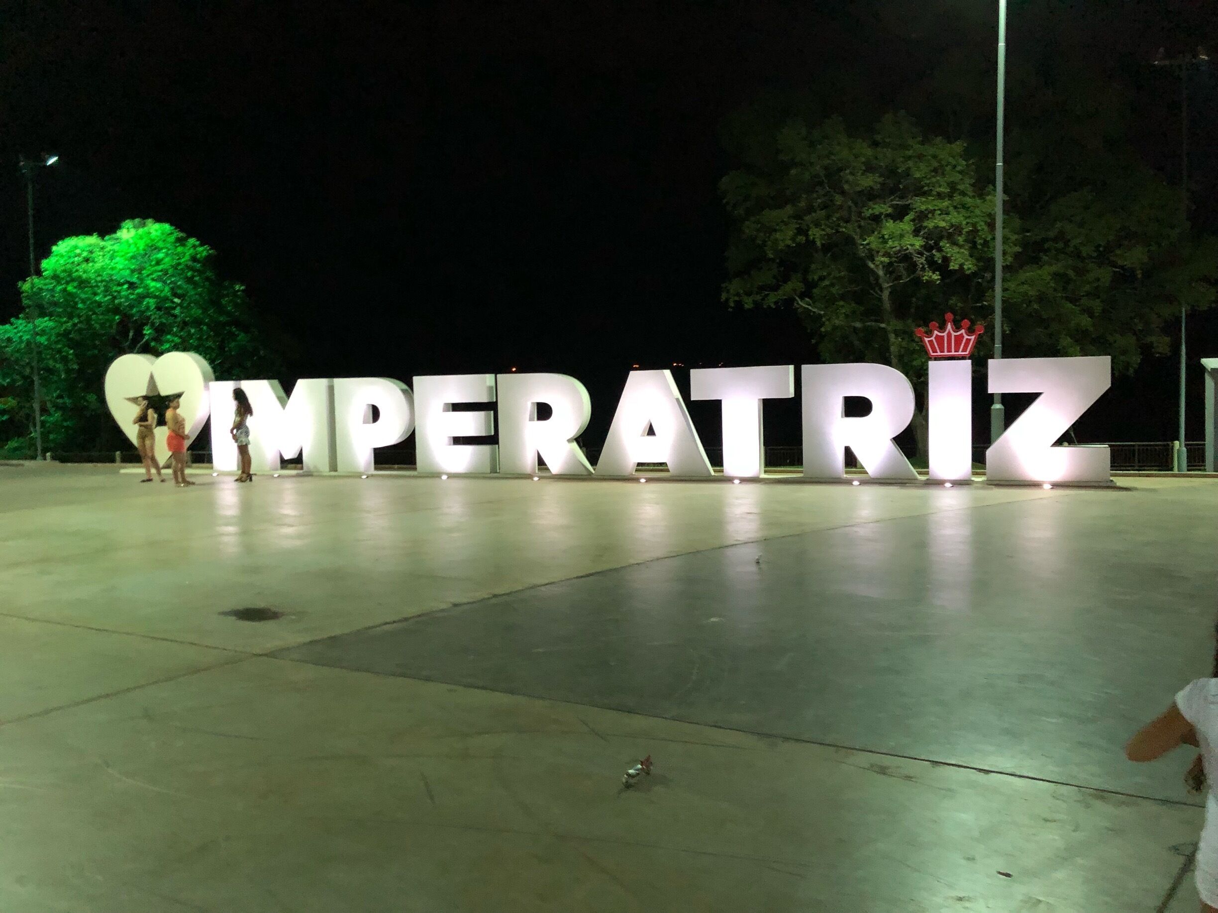 There is a large river walk with playground for children. There are venders food and other things. The have a large stage at one end of the park and a lagoon in the middle. It’s follow next to the river local there in the evening also local fish and sea food market. #LikeAlocal