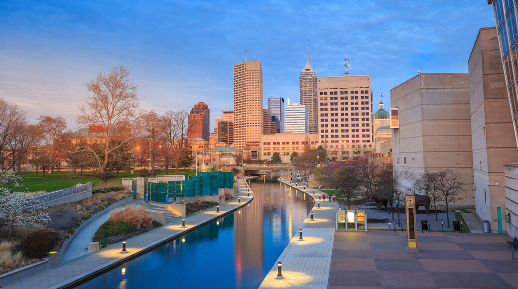 Downtown Indianapolis skyline