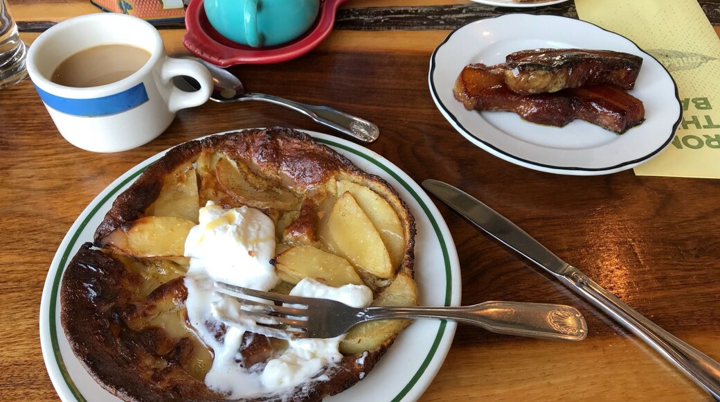 The incredible Dutch pancake with peaches. Impossibly good.