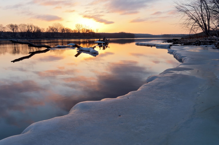 mississippi river sunrise in south saint paul