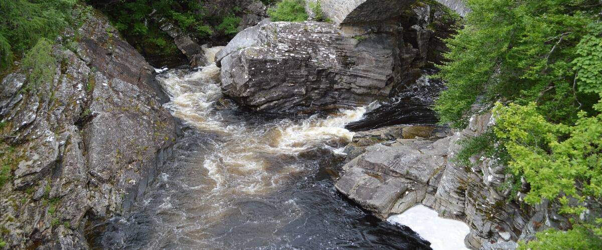 #EndlessSummer , thomas telfords bridge crosses the river at the falls