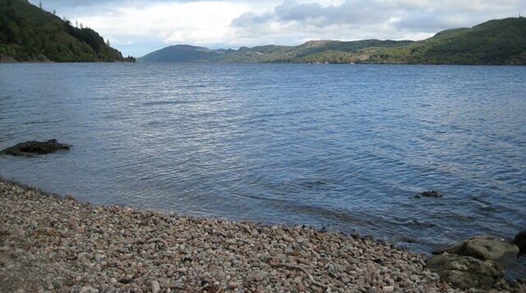 Shingle beach at Alltsigh A shingle beach on Loch Ness just below the youth hostel.