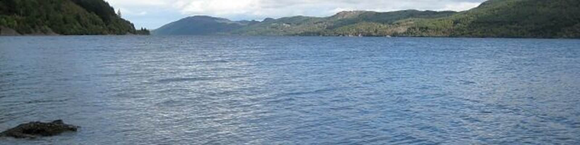 Shingle beach at Alltsigh A shingle beach on Loch Ness just below the youth hostel.