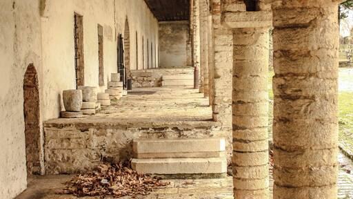 The monastery where Ali Pasha made his last stand in Ioannina. The Byzantine Museum is located in the south-eastern citadel of the castle. A beautiful architectural set.