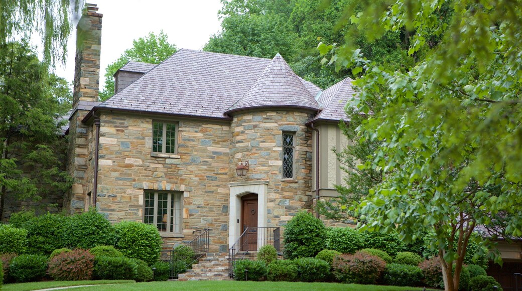 Spring Valley trong đó bao gồm căn nhà và công viên