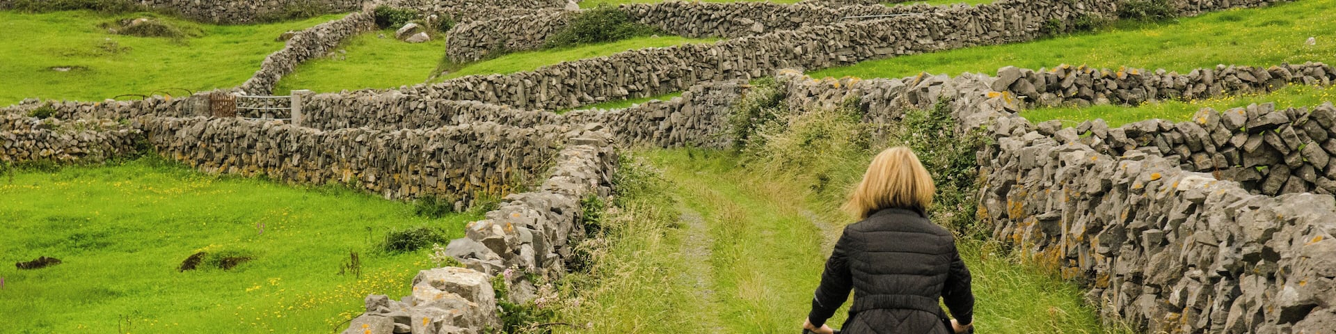 Ireland, Aran Islands, Inishmore, Zigzagging.
Zigzagging the way trough the green Ireland fields and limestone walls where bicycle serves better than a car.
#LifeAtExpedia