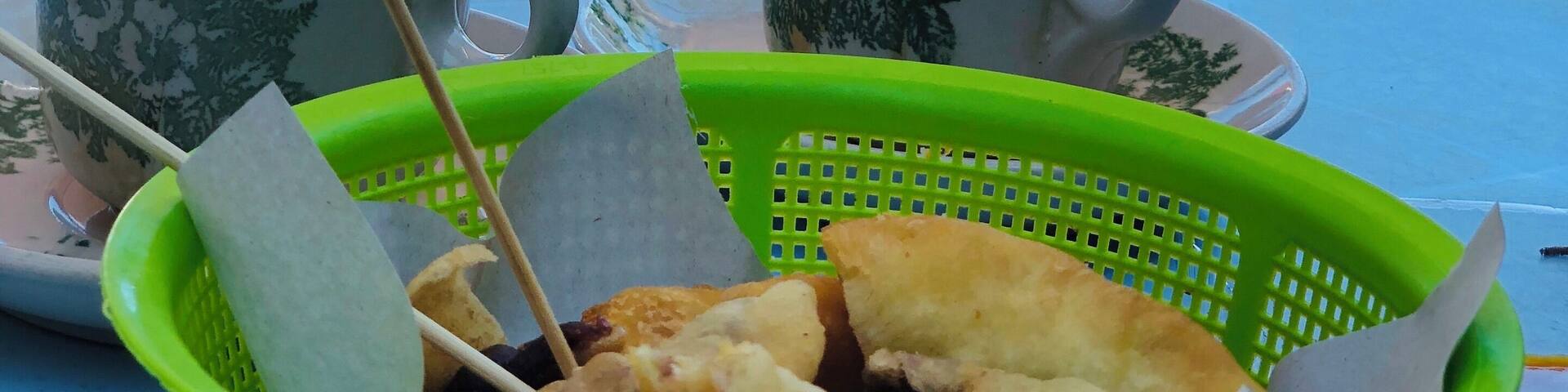 Hot spot for a good breakfast in Ipoh. In pic: Cakoi and Read bean cakoi